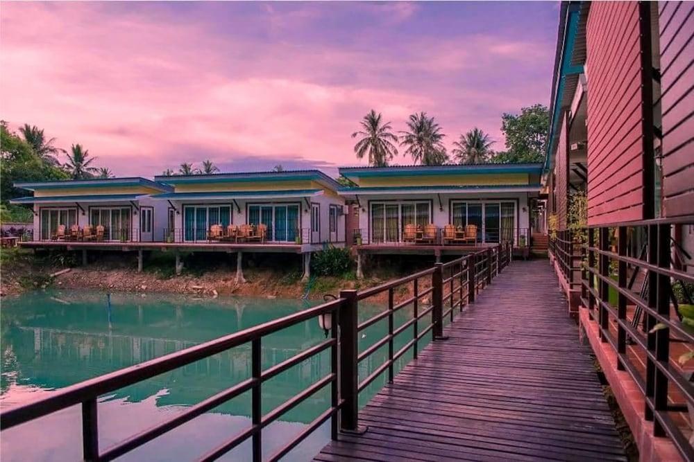 Lake Terrace Resort Langu Bagian luar foto